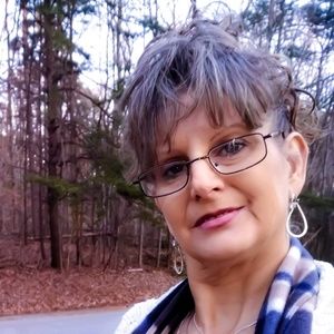 Meet your Posher, Sandra dee